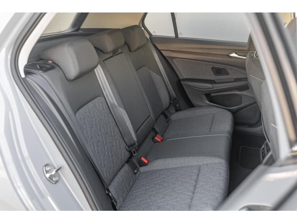 Volkswagen Golf 1.5 eTSI 55811360-10.jpg | Autoservice de Braal